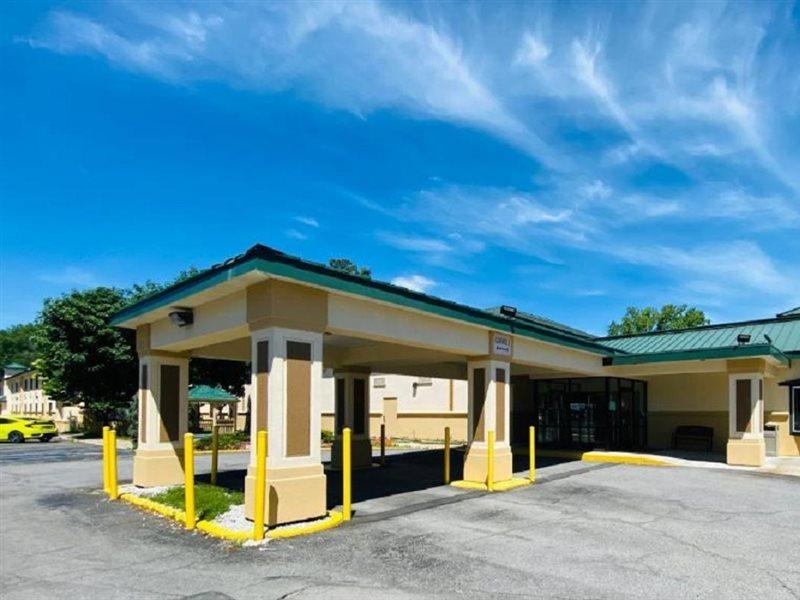 Hotel Baymont By Wyndham Latham Albany Airport Zewnętrze zdjęcie