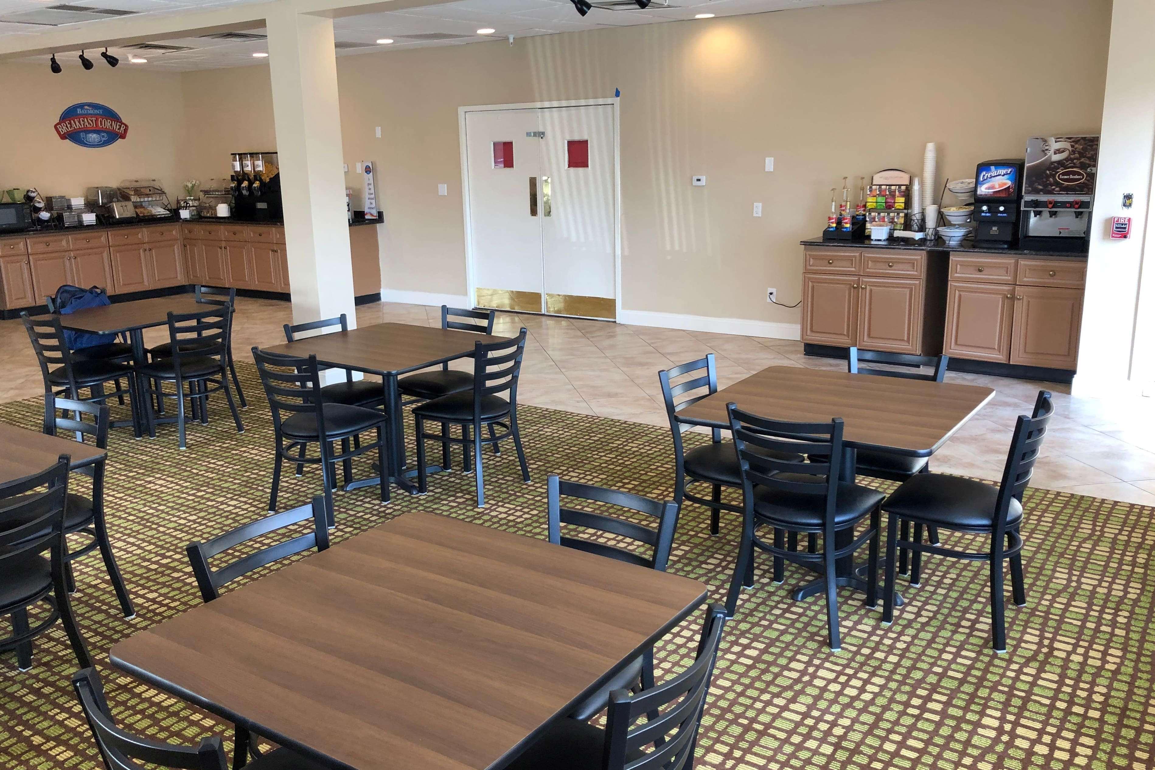 Hotel Baymont By Wyndham Latham Albany Airport Zewnętrze zdjęcie
